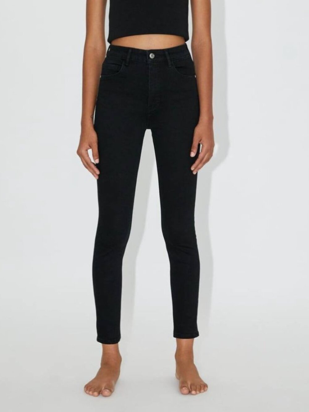 Zara Basic LIKE NEW size 38 (fits size 4-6 ) Black Skinny Jeans
